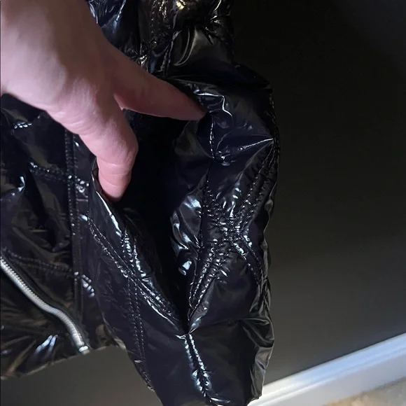 Michael Kors Black ✨ Glossy Diamond-Quilt Puffer Vest –w/ Cinch - Picture 7 of 10